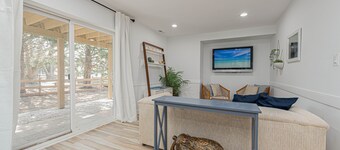 August Availability - Bayside, Pet Friendly!