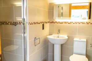 Bathtub, towels