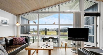 Gorgeous home in Harboøre with WiFi