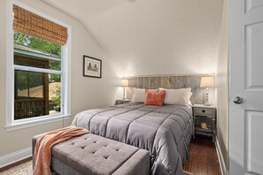 4 habitaciones, escritorio, tabla de planchar con plancha y wifi 