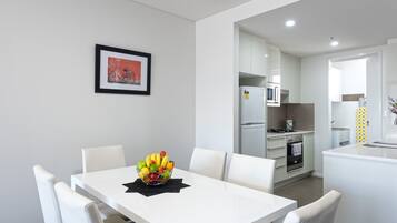 Makan di kamar