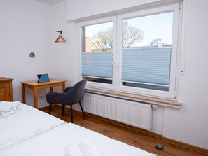 2 Schlafzimmer, Schreibtisch, kostenloses Internet