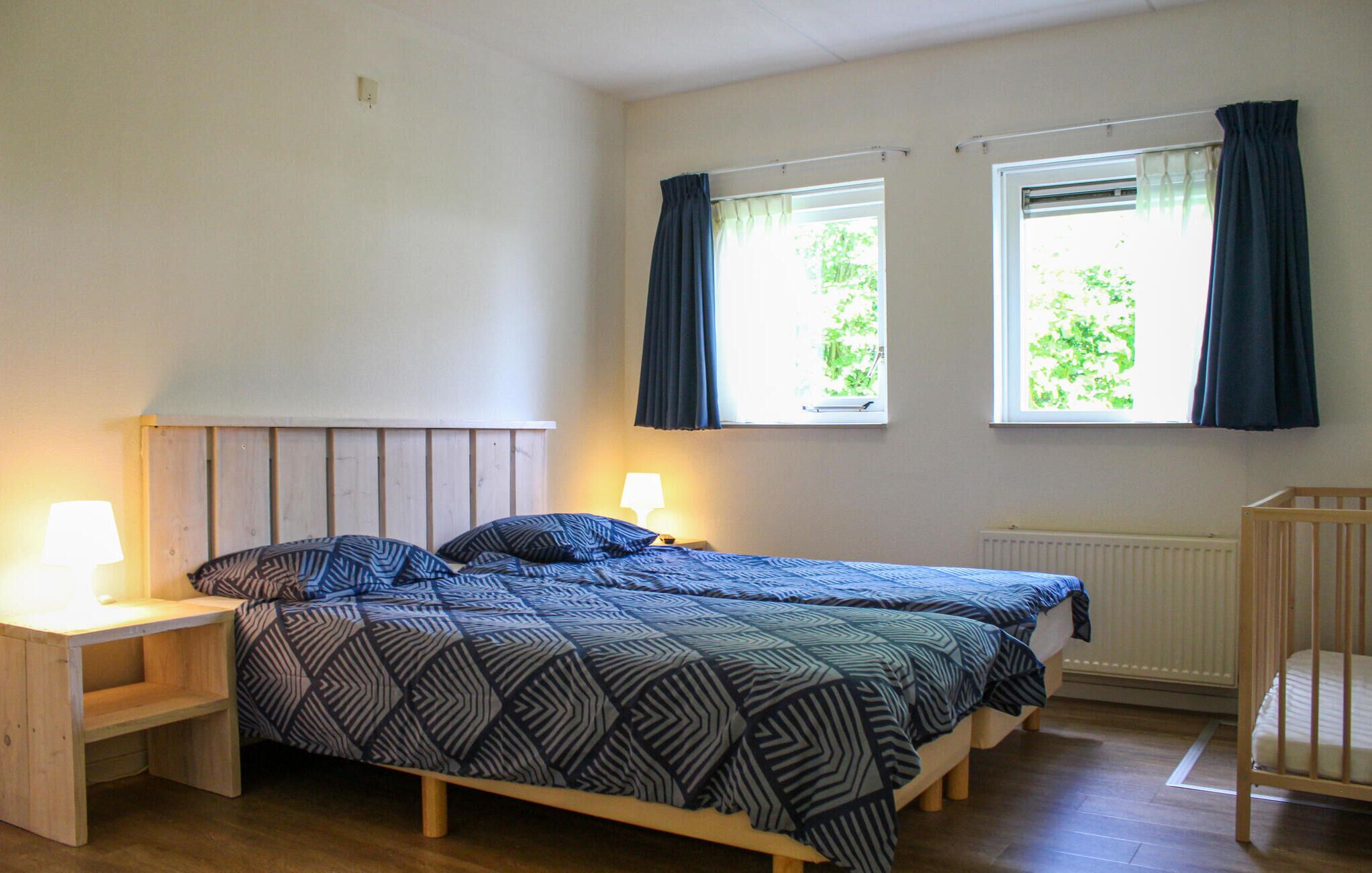 3 多间卧室、旅行婴儿床、免费 WiFi、床单