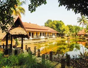 Pemandangan danau