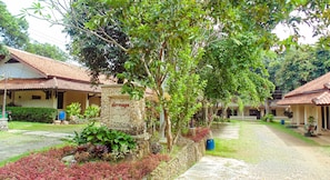 Garden - REVIVE Bogor Pendopo 45 Resort (Kemang)