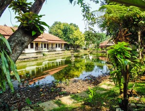 Pemandangan danau