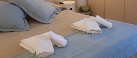 Double or Twin Room, Garden View | Premium bedding, down duvets, minibar, free WiFi