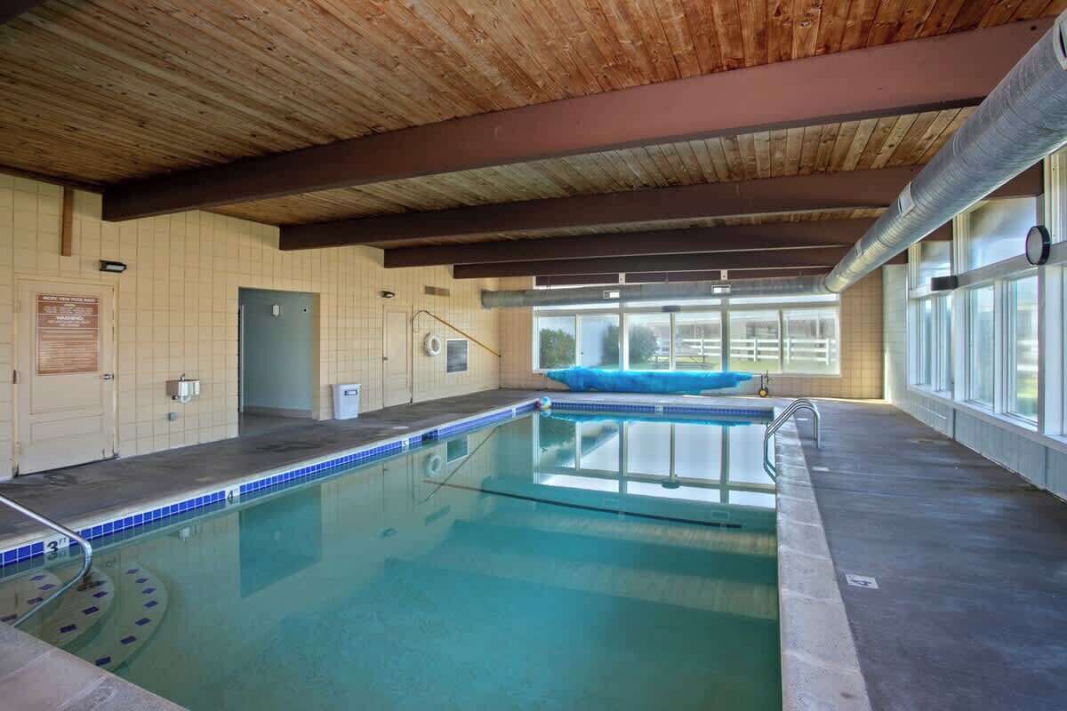 Alberca techada y alberca climatizada