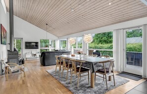 Dining - Lovely home in Grenaa with kitchen (Grenaa)