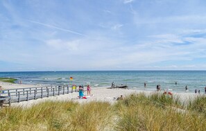 Beach nearby - Lovely home in Grenaa with kitchen (Grenaa)