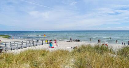4 bedroom lovely home in Grenaa
