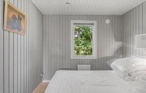 3 bedrooms, travel cot, free WiFi