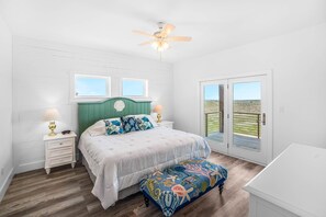 4 bedrooms, desk, iron/ironing board, free WiFi