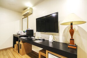 Quarto duplo empresarial | Frigobar (abastecido com itens grátis), Wi-Fi de cortesia