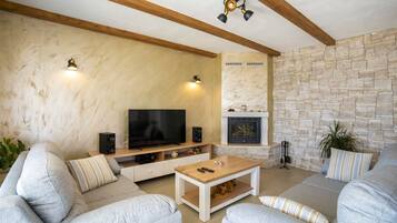 Smart TV, books, music library, stereo