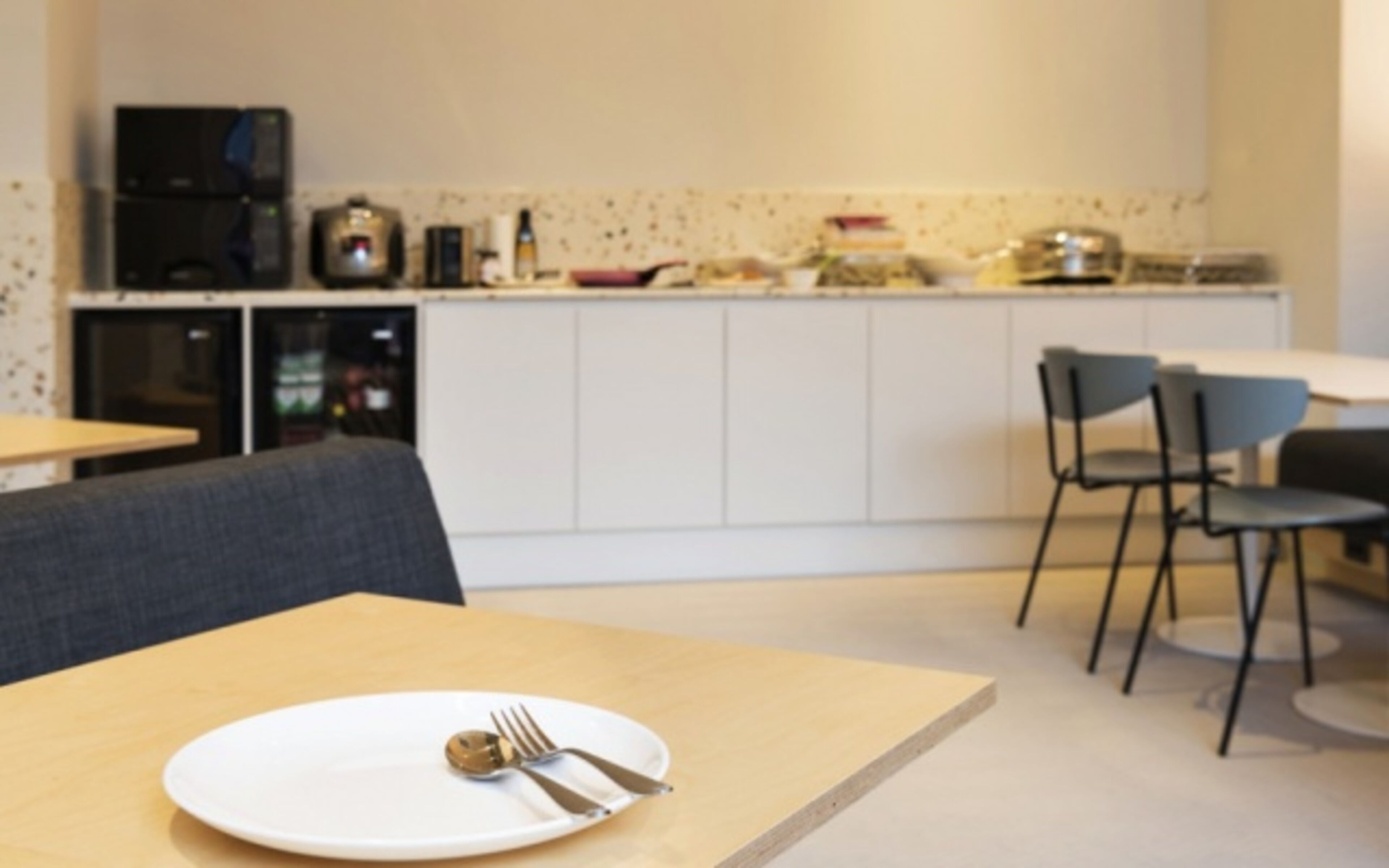 free daily self-service breakfast