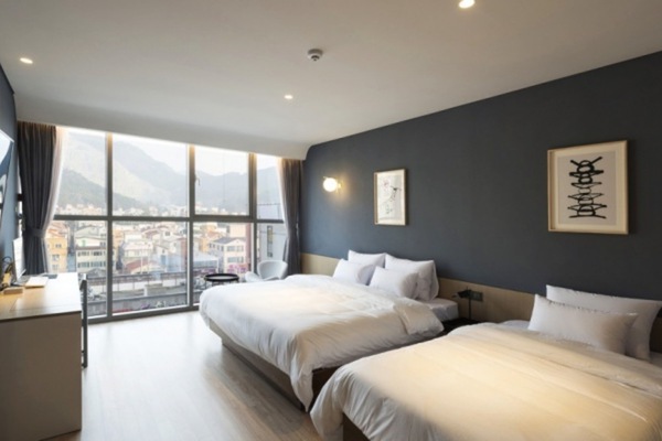 Deluxe Twin Room | Soundproofing, free WiFi, wheelchair access