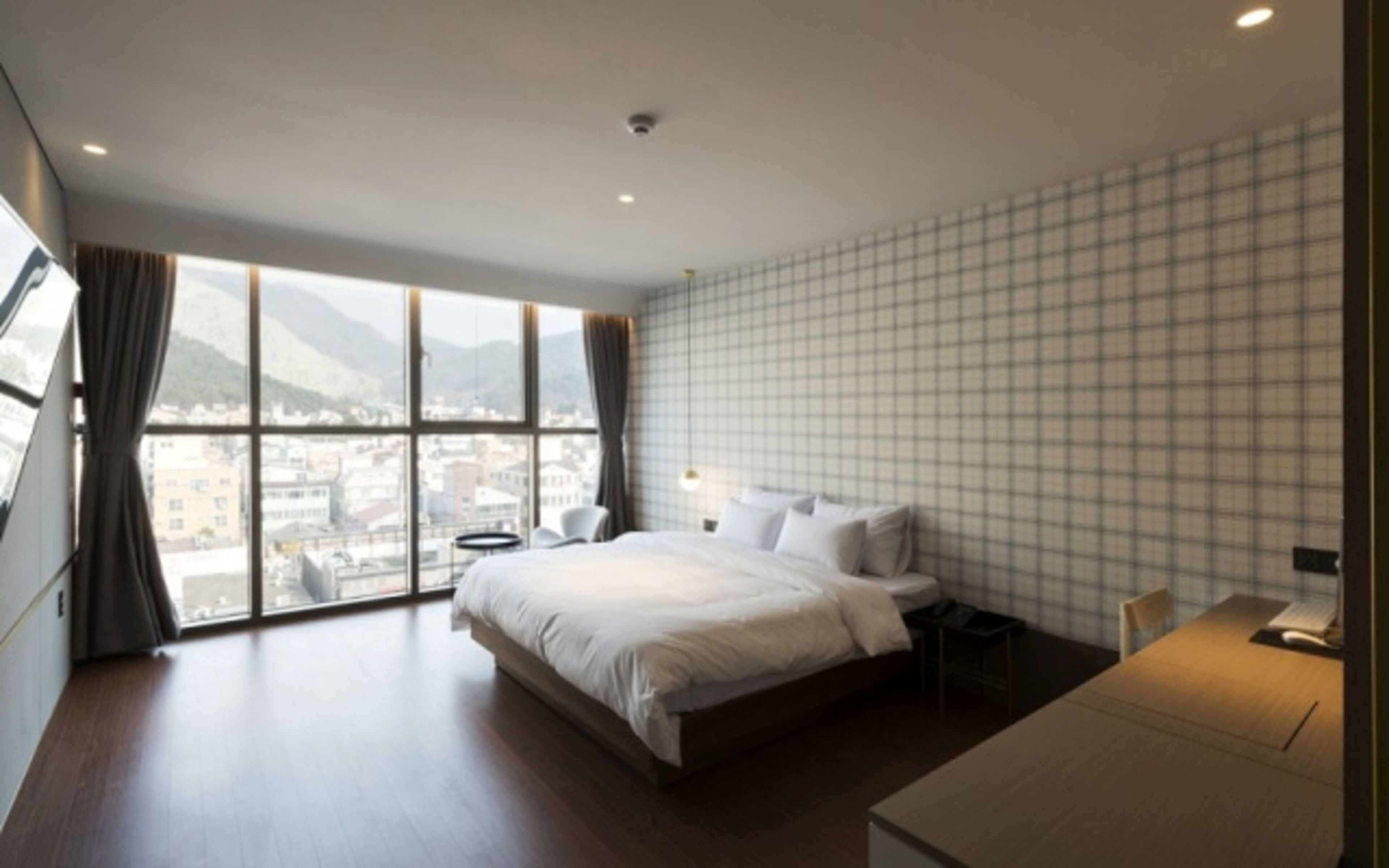 deluxe room | soundproofing, free wifi, wheelchair access