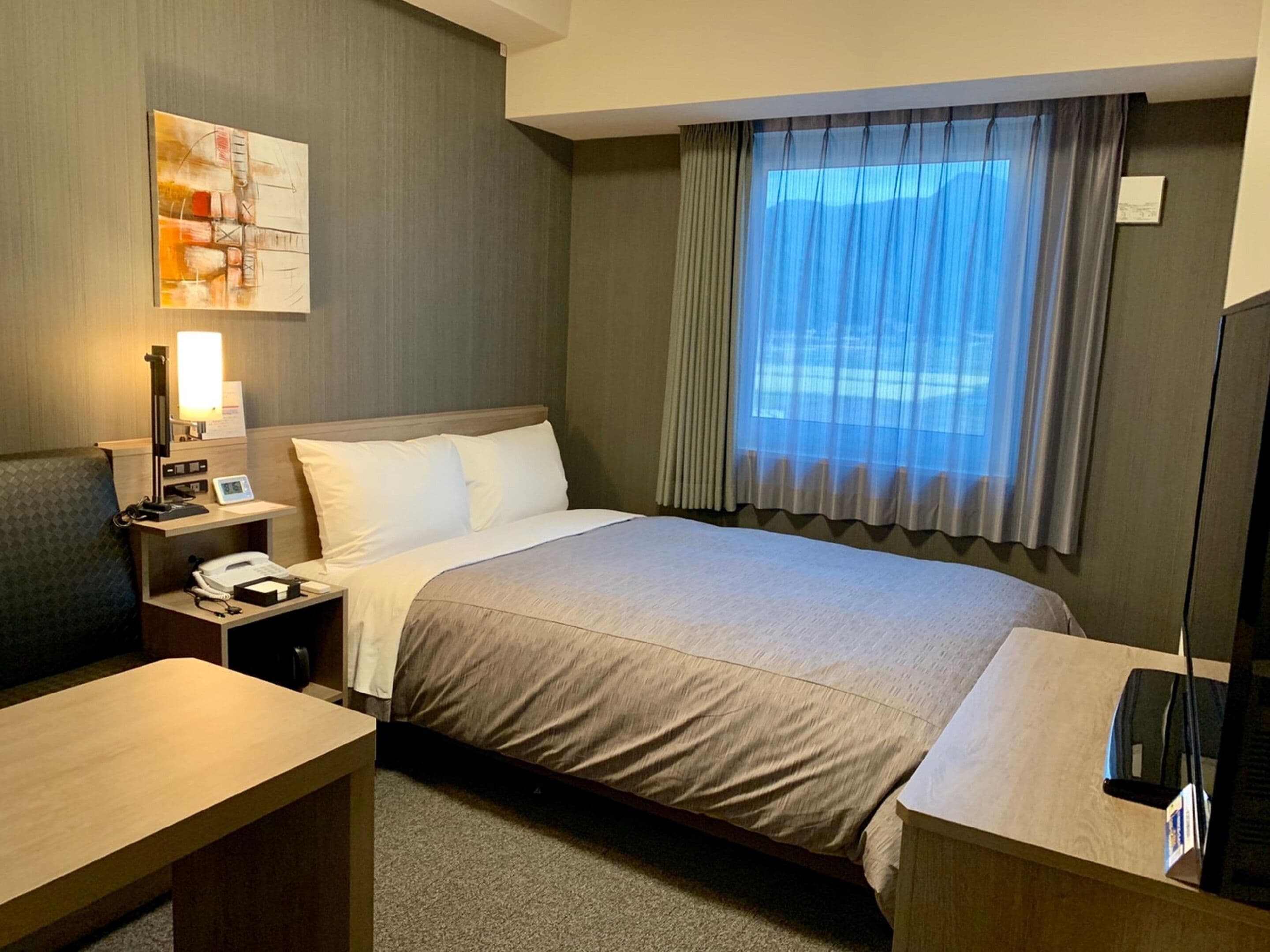 comfort semi double room, non smoking | desk, free wifi, bed sheets