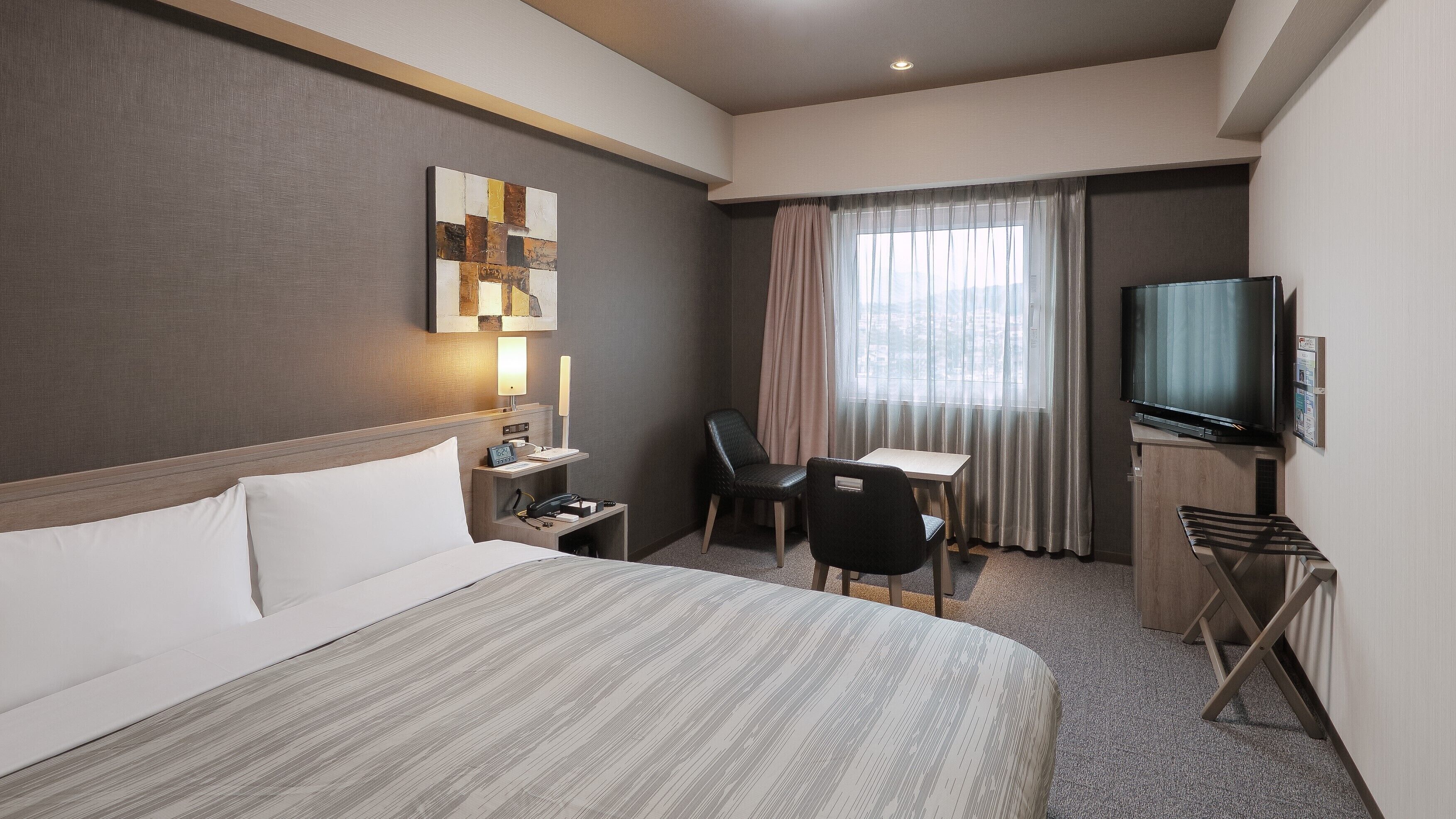 Desk, free WiFi, bed sheets