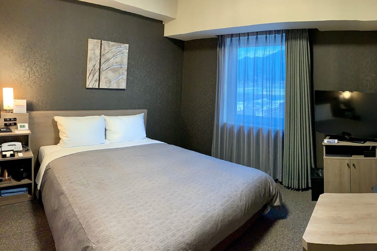 comfort double room, non smoking | desk, free wifi, bed sheets