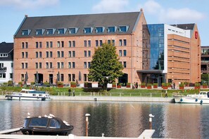 Uklassifisert bilde, 5 av 6, knapp