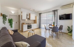 TV - Lovely apartment in Pula with swimming pool (Pula)