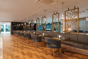 Breakfast, lunch and dinner served - Wekata Luxury (Karon)