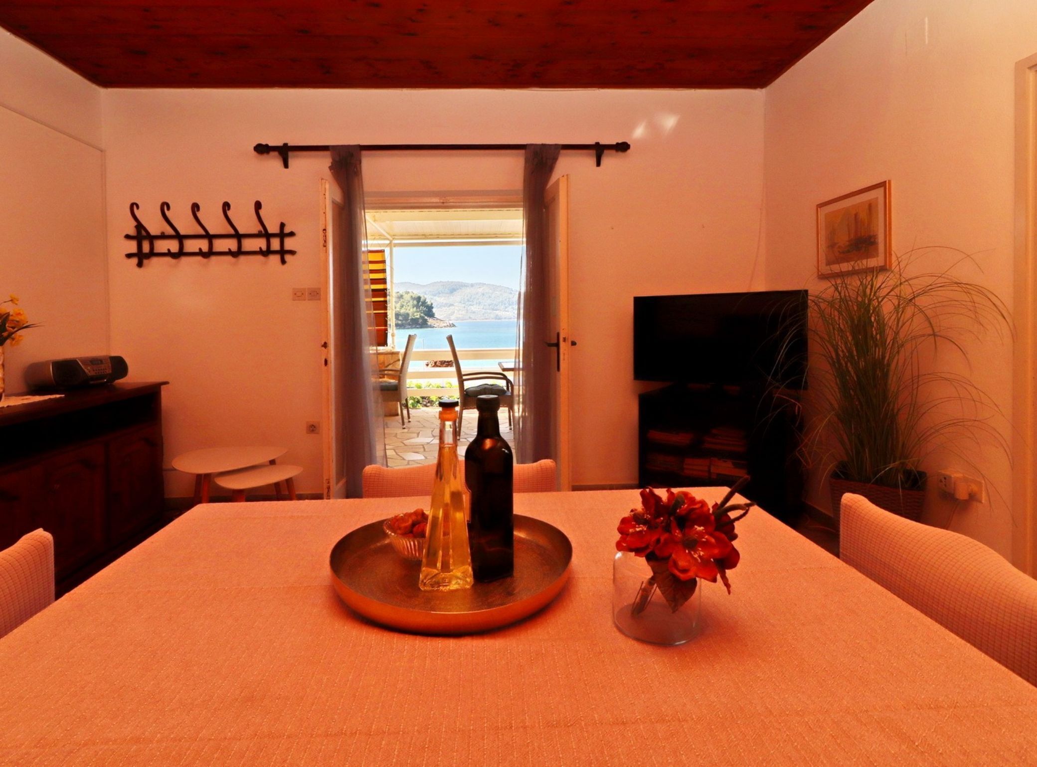 House (Three Bedroom Holiday Home) | Dining room