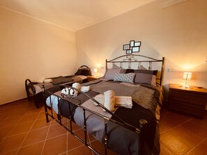 Condo, 1 Bedroom, Kitchen, Mountain View | Frette Italian sheets, premium bedding, down duvets, memory-foam beds - Da Nonna Pasqualina (Ciorlano)