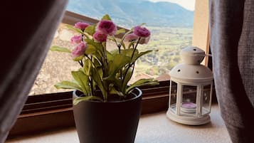 Appartamento, 1 camera da letto, cucina, vista montagna | Lenzuola Frette, biancheria da letto di alta qualità