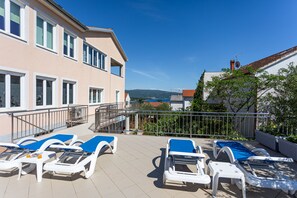 Terrace/patio -   Apartments Villa Ana (krk)