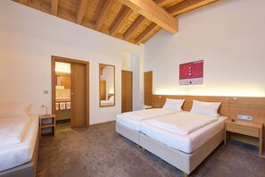 Ropa de cama de alta calidad y minibar 
