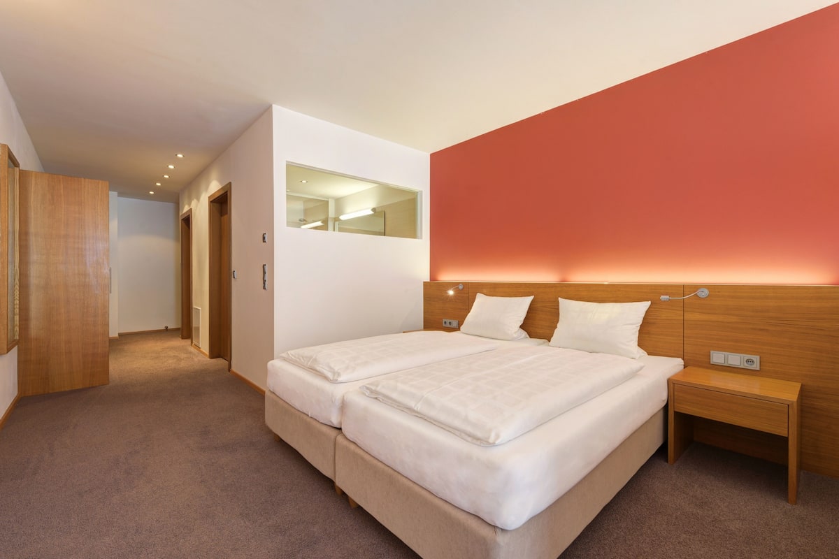 Junior Suite | 1 bedroom, premium bedding, minibar, in-room safe
