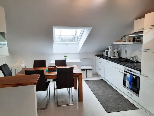 Fridge, microwave, oven, stovetop