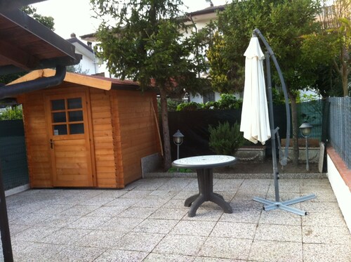 Detached terraced villa mt. 100 from the sea