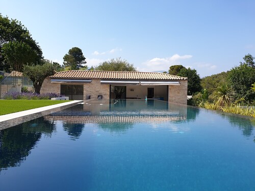 Luxury Villa with 15m Heated Infinity Pool & Pool House