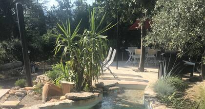 Pretty little listed maset with natural Jacuzzi