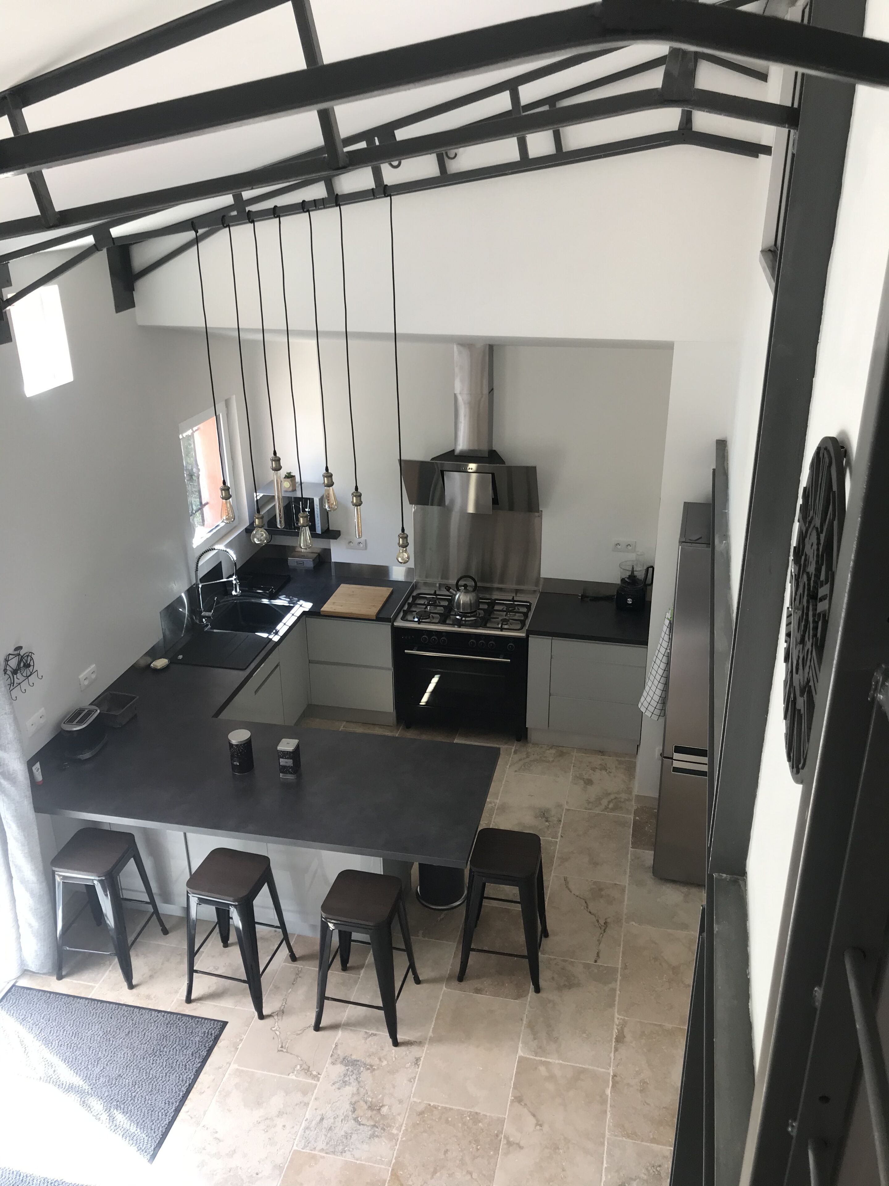 Réfrigérateur, micro-ondes, four, lave-vaisselle