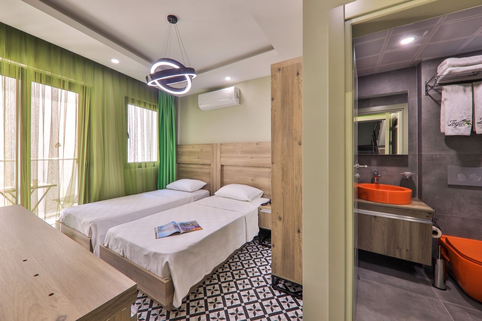 twin room | 1 bedroom, memory-foam beds, minibar, in-room safe