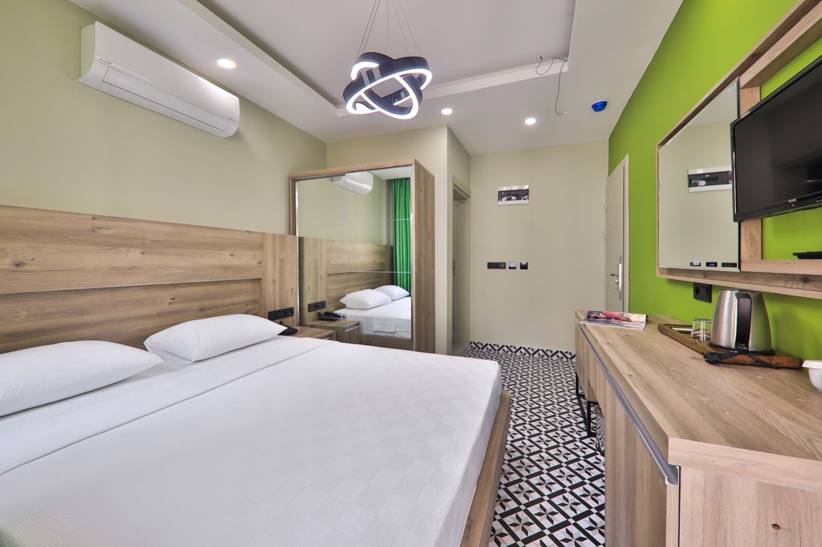standard double room | 1 bedroom, memory-foam beds, minibar, in-room safe