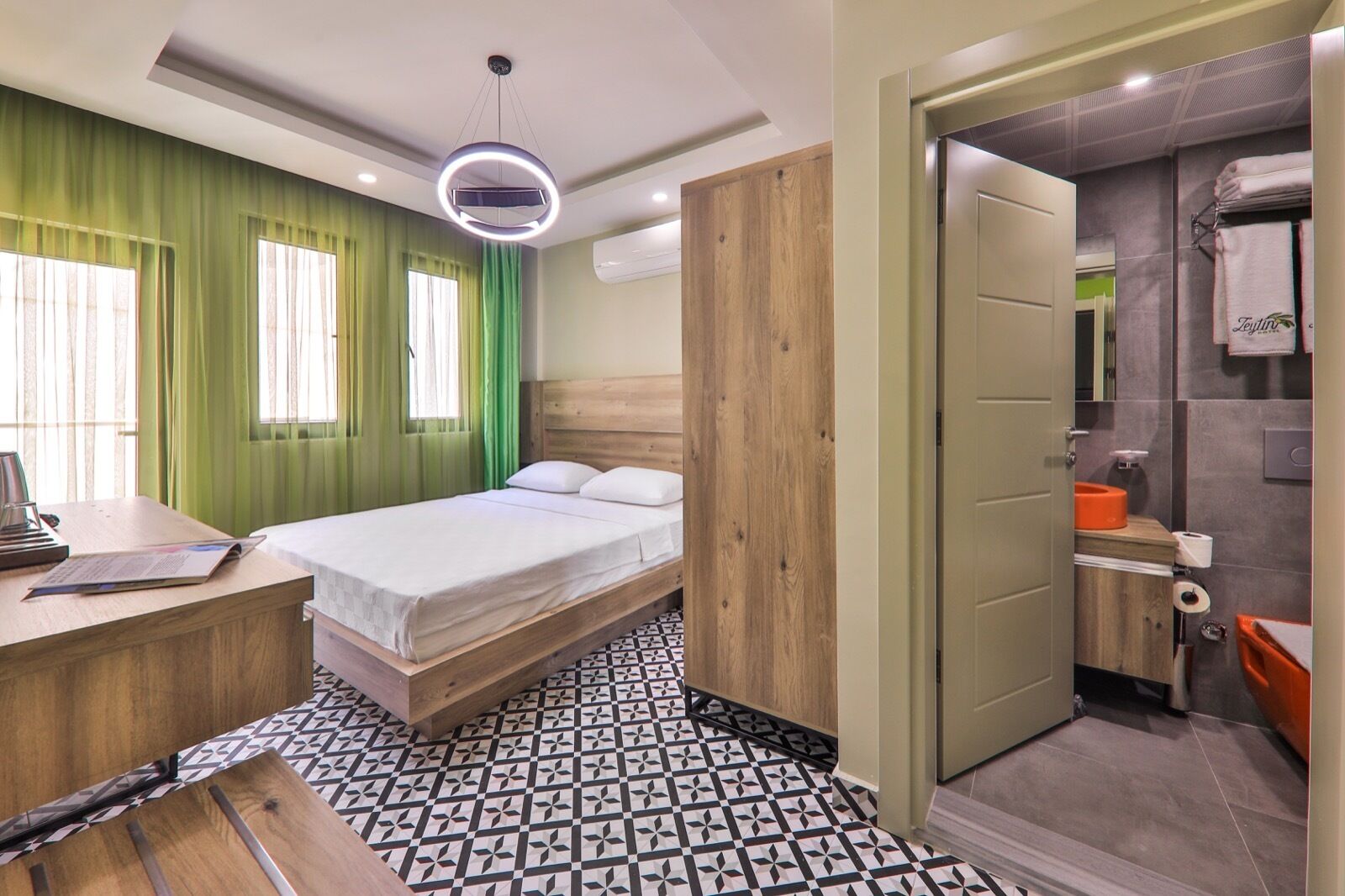 standard double room | 1 bedroom, memory-foam beds, minibar, in-room safe
