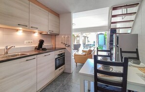 Fridge, microwave, dishwasher, coffee/tea maker