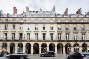 Exterior - Prestige sur Louvre et Tuileries (Paris)