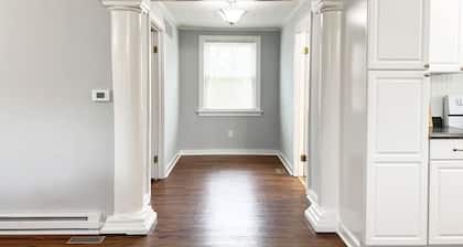 Fox Haus near Purina, WashMo, I-44, Dog Friendly