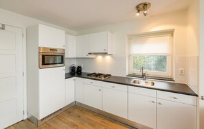 Kühlschrank, Herdplatte, Geschirrspüler