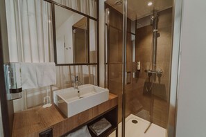 Hair dryer, towels, soap, shampoo - Burghotel Schlaining (Stadtschlaining)