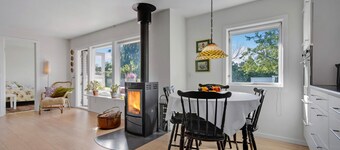 Awesome home in Græsted with WiFi