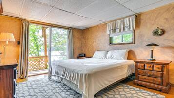 3 bedrooms, free Internet, bed sheets