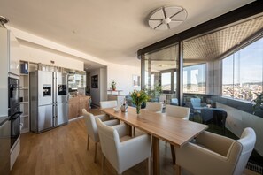 Fridge, microwave, oven, stovetop